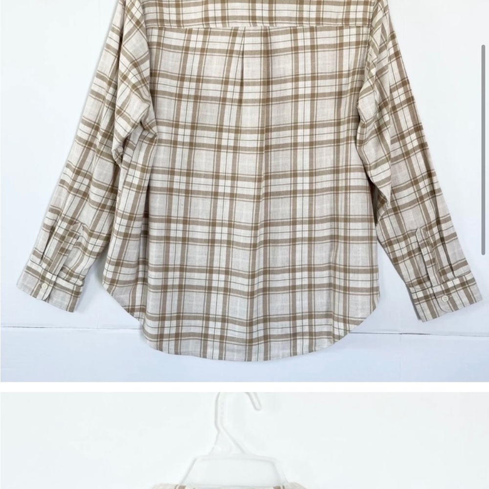 New with tags, size M petite, old navy, loose boyfriend fit plaid button down